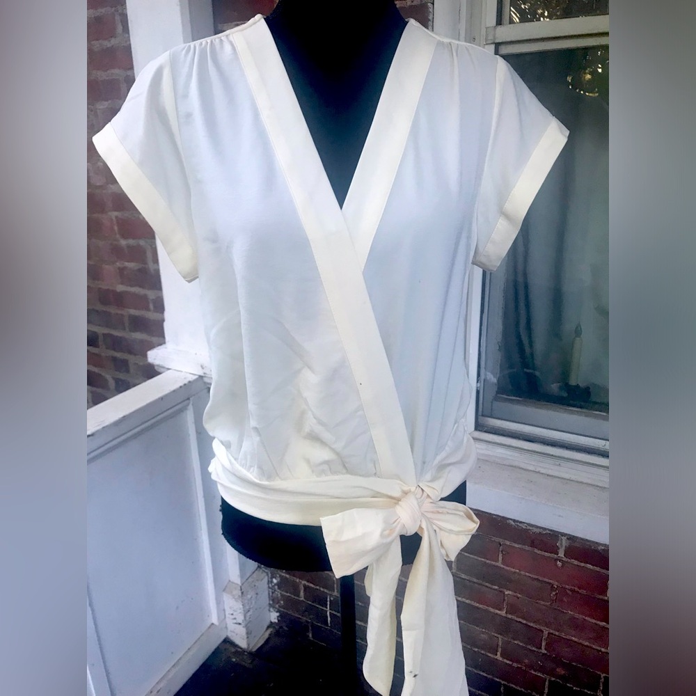 NWOT cream career blouse💋